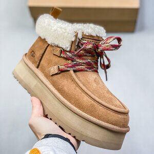 UGG Womens Funkarra Cabin Cuff Slipper